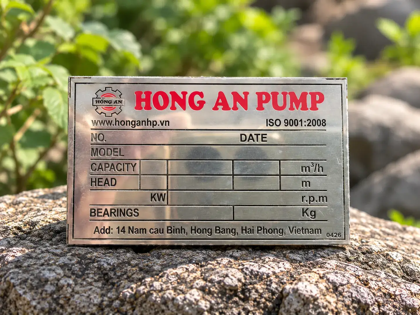 Doanh nghiệp tại Đồng Nai đặt tem kim loại cho máy móc cần lưu ý gì?